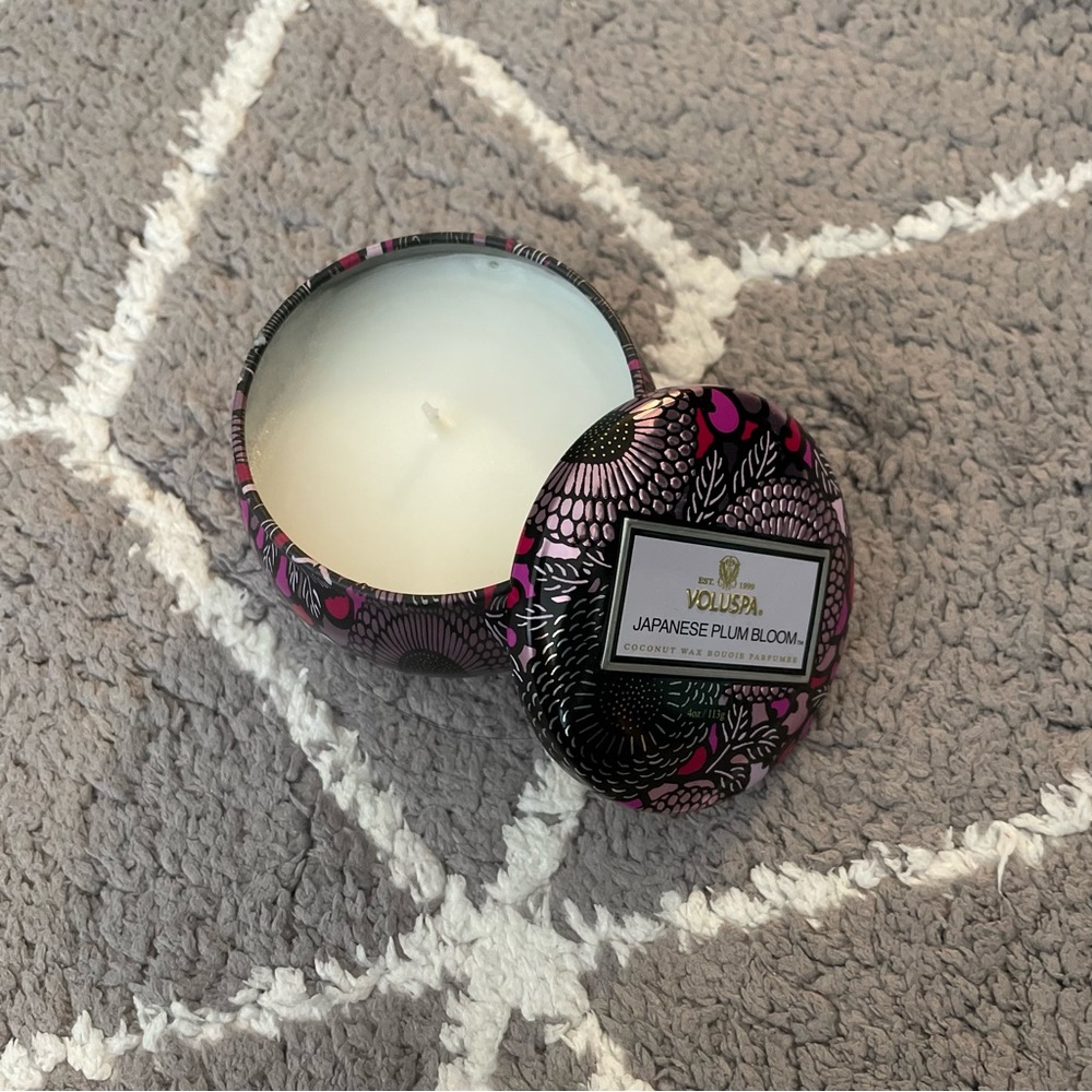 NEW w/ Flaws Voluspa Japanese Plum Blossom Candle